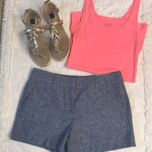 Ann Taylor Loft 4”short size 2 NEW